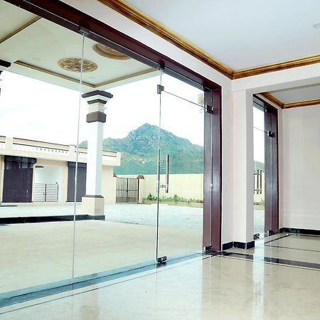 Athena Hotel Tiruvannamalai Bagian luar foto