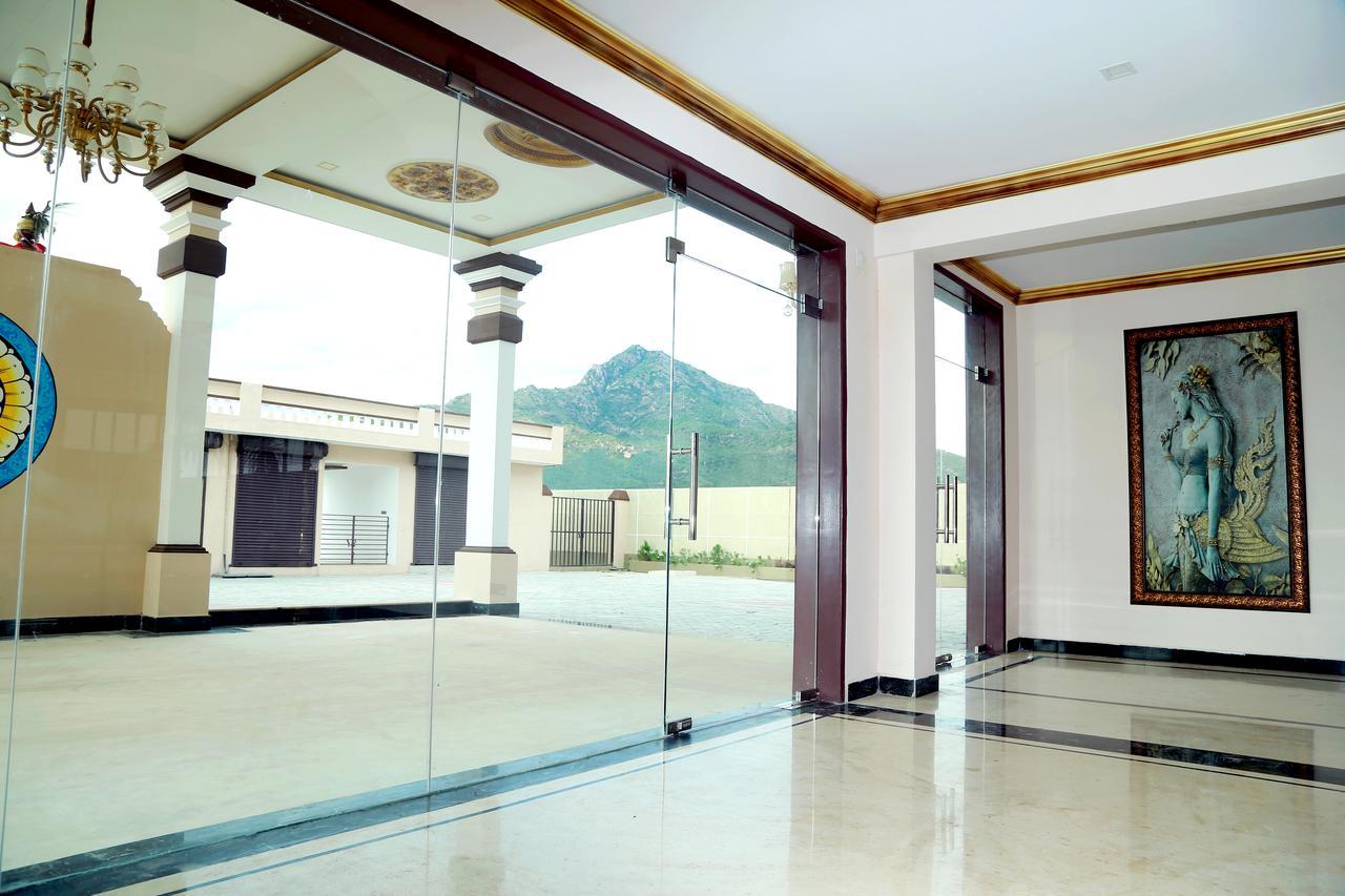 Athena Hotel Tiruvannamalai Bagian luar foto