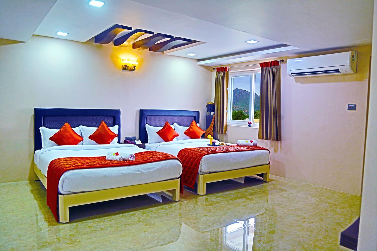 Athena Hotel Tiruvannamalai Bagian luar foto