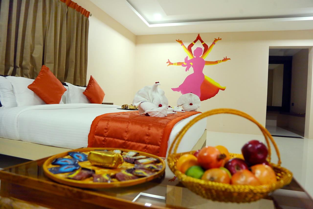 Athena Hotel Tiruvannamalai Bagian luar foto