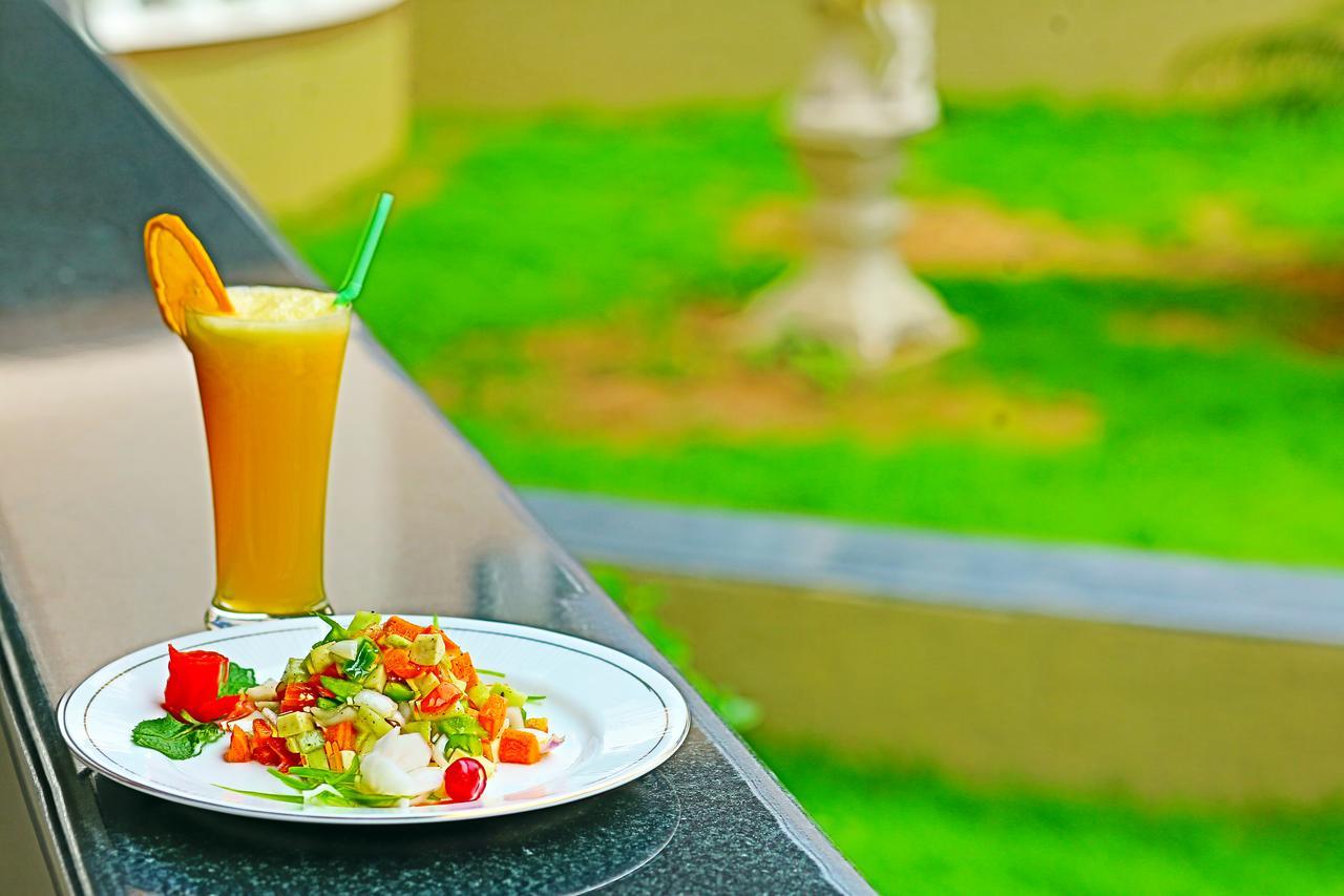 Athena Hotel Tiruvannamalai Bagian luar foto