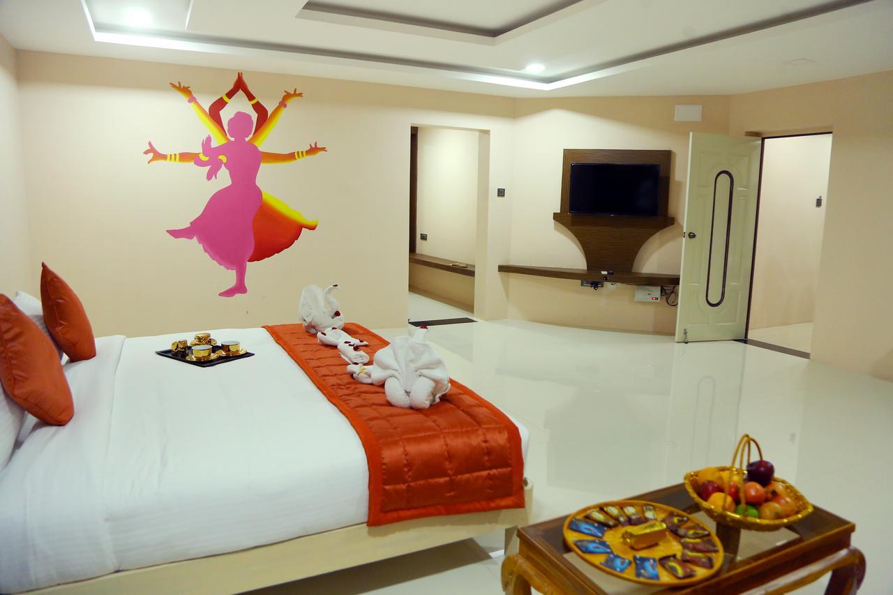 Athena Hotel Tiruvannamalai Bagian luar foto